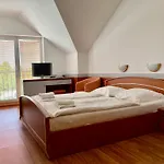 Zeleny Dvor 3*