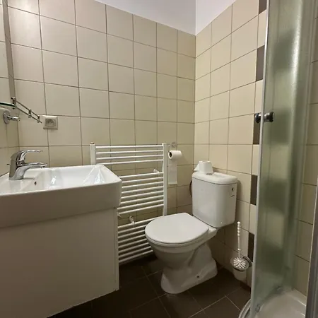 Zeleny Dvor Szálloda 3*