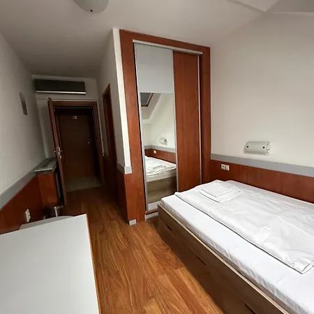 Zeleny Dvor Hotel 3*