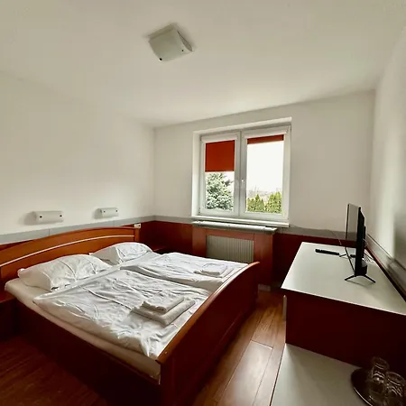 Zeleny Dvor Szálloda 3*