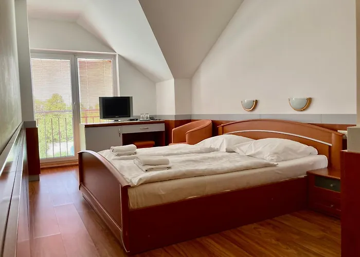 Zeleny Dvor 3*