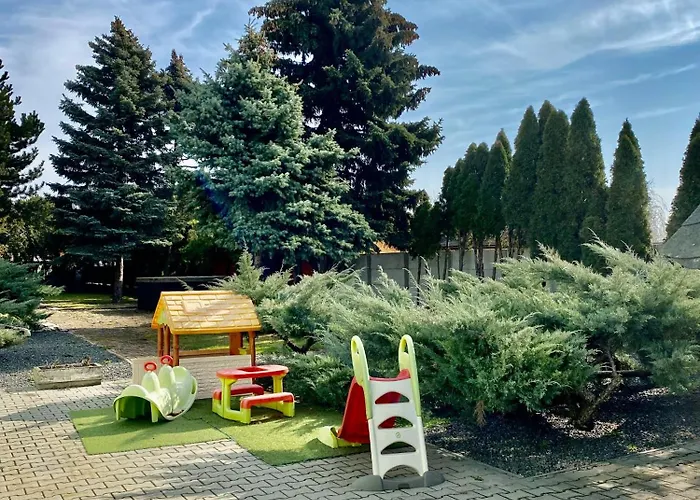 Zeleny Dvor 3*